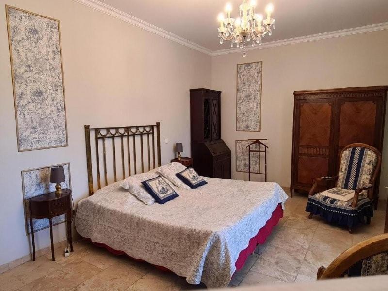 Le Mogador Chateau Du Martinet Violes Экстерьер фото